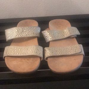 Gold cute vionic sandals sz 7